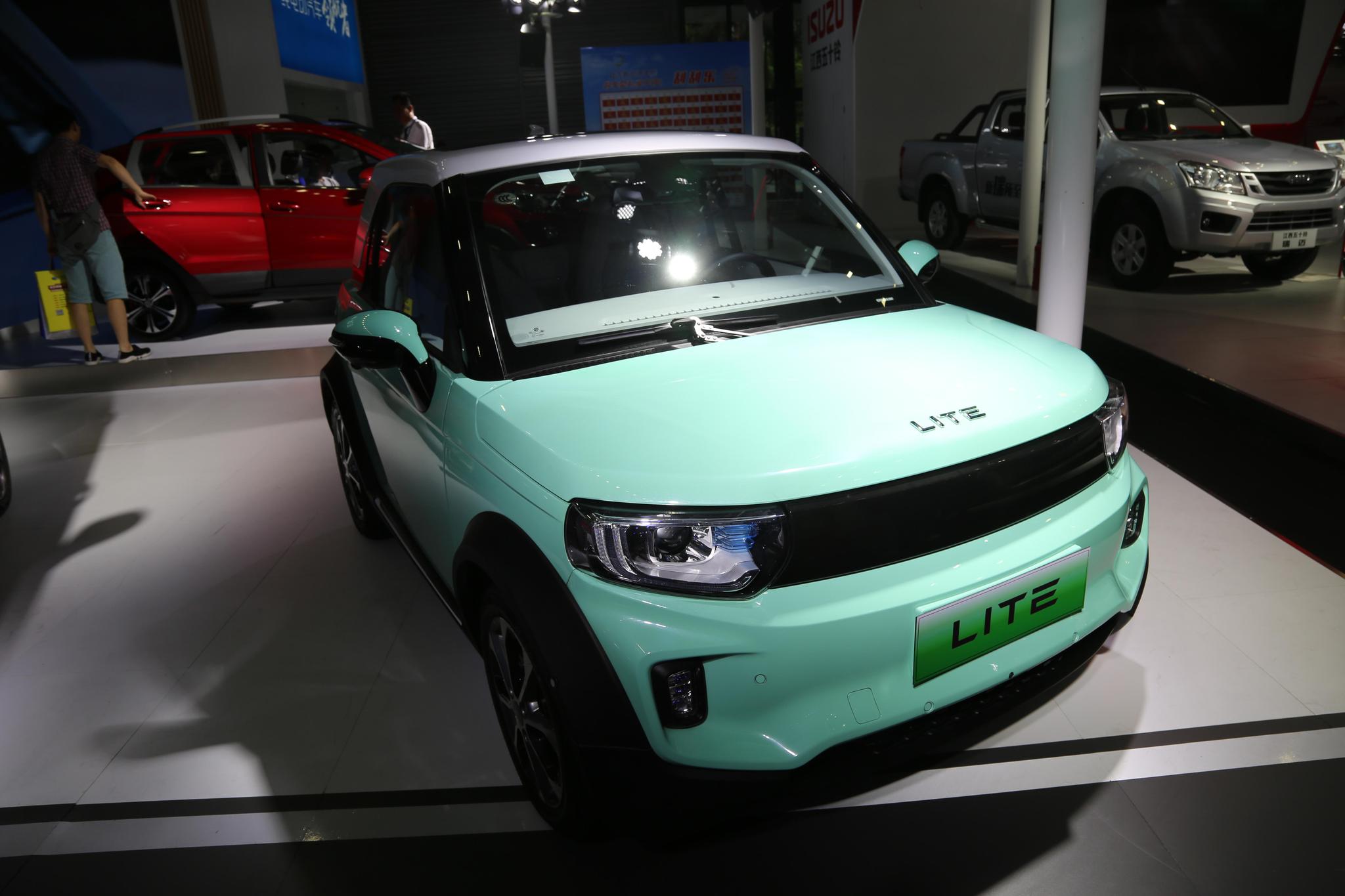 如果我们切换到乘联会的批发数据又是另一种情况