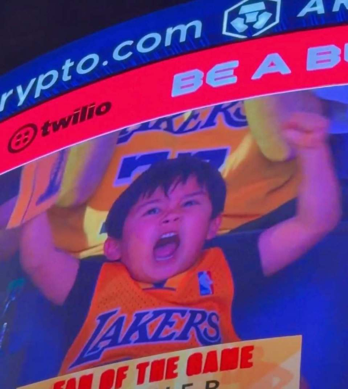 东契奇晒赛场照强调团队胜利 湖人迎战火箭关键