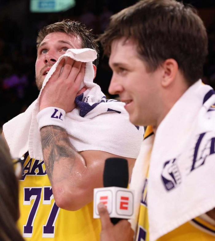 东契奇晒赛场照强调团队胜利 湖人迎战火箭关键