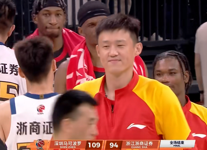 21岁锋线小将王浩然砍32分率深圳队大胜广厦队