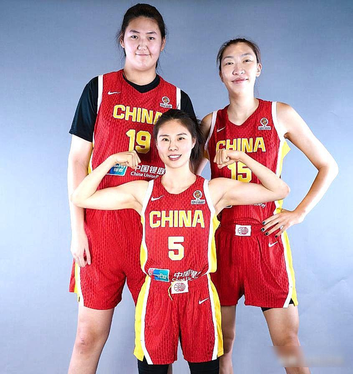 中国女篮核心球员命运分化：李月汝赴WNBA试水