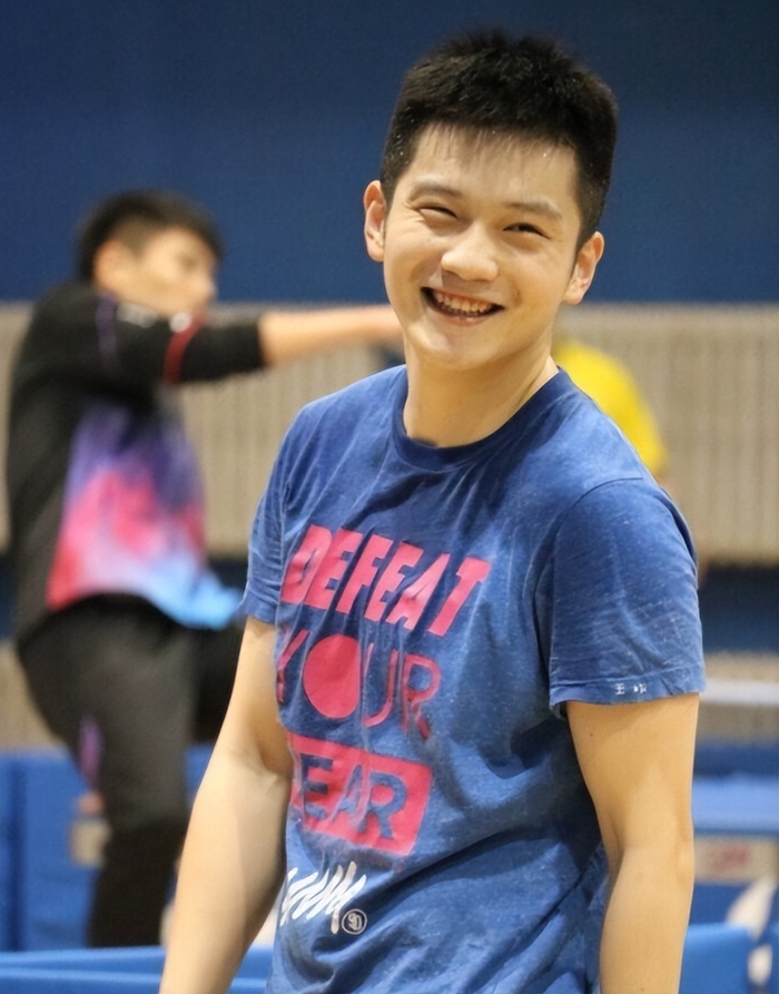 樊振东转会杜塞尔多夫 日媒盛赞其“稀世天才”