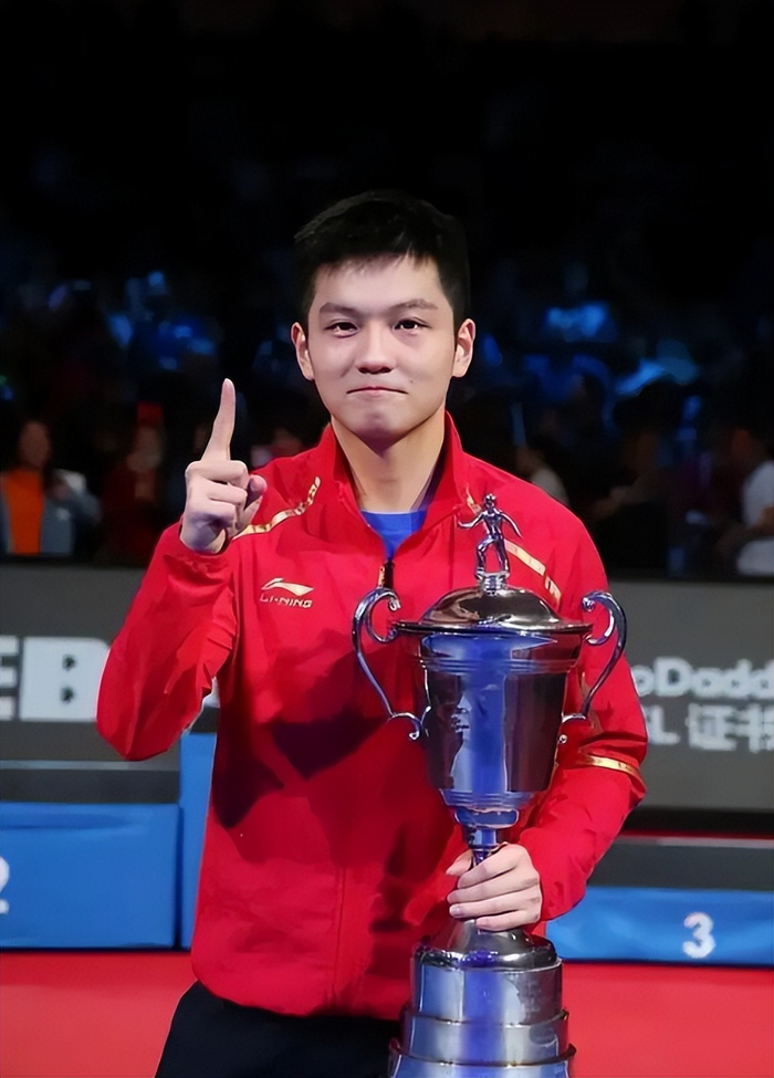 樊振东转会杜塞尔多夫 日媒盛赞其“稀世天才”