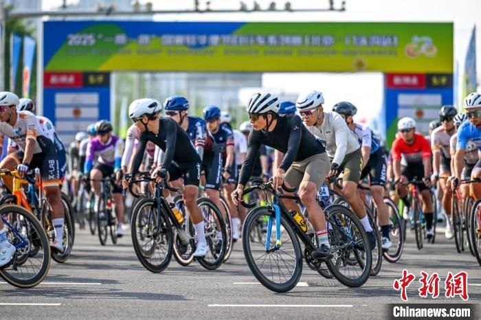 门头沟站“一带一路”国家驻华使节自行车系列